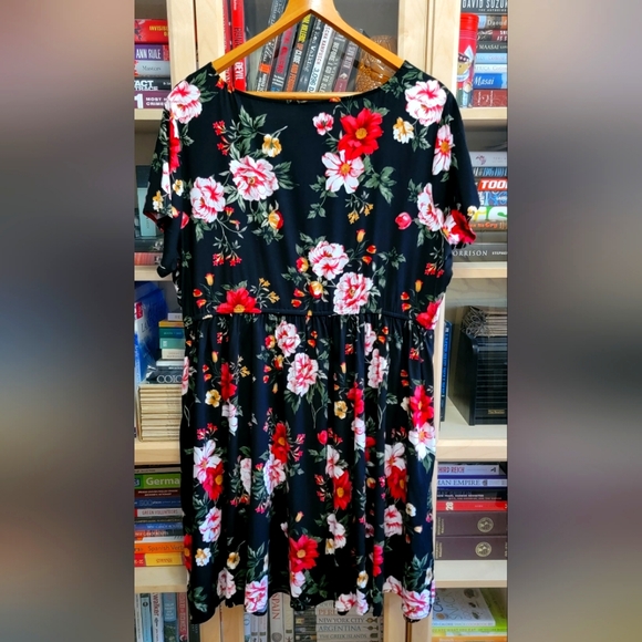 Cute Floral Mini Dress - Picture 2 of 3